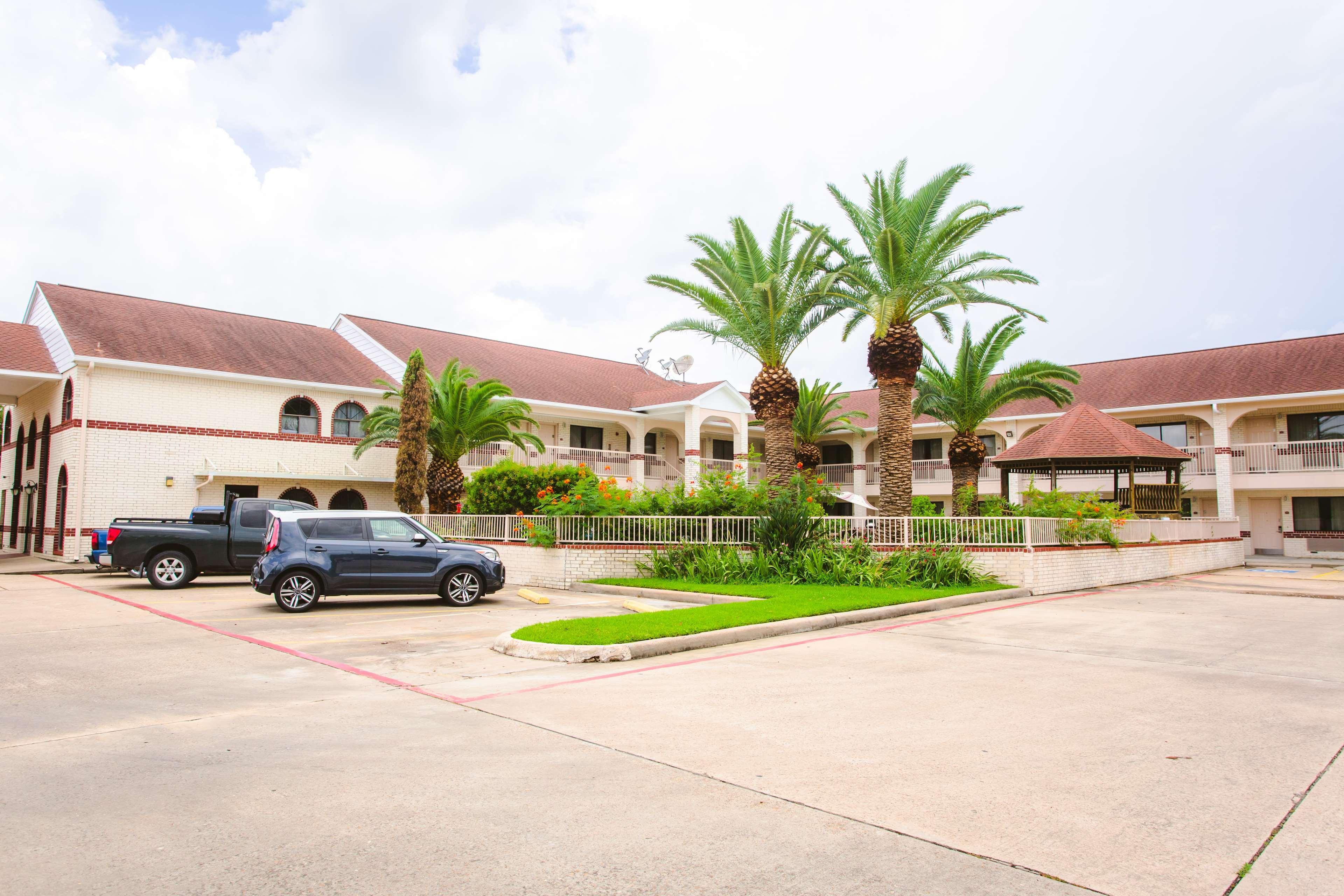 Best Western Pearland Inn Экстерьер фото