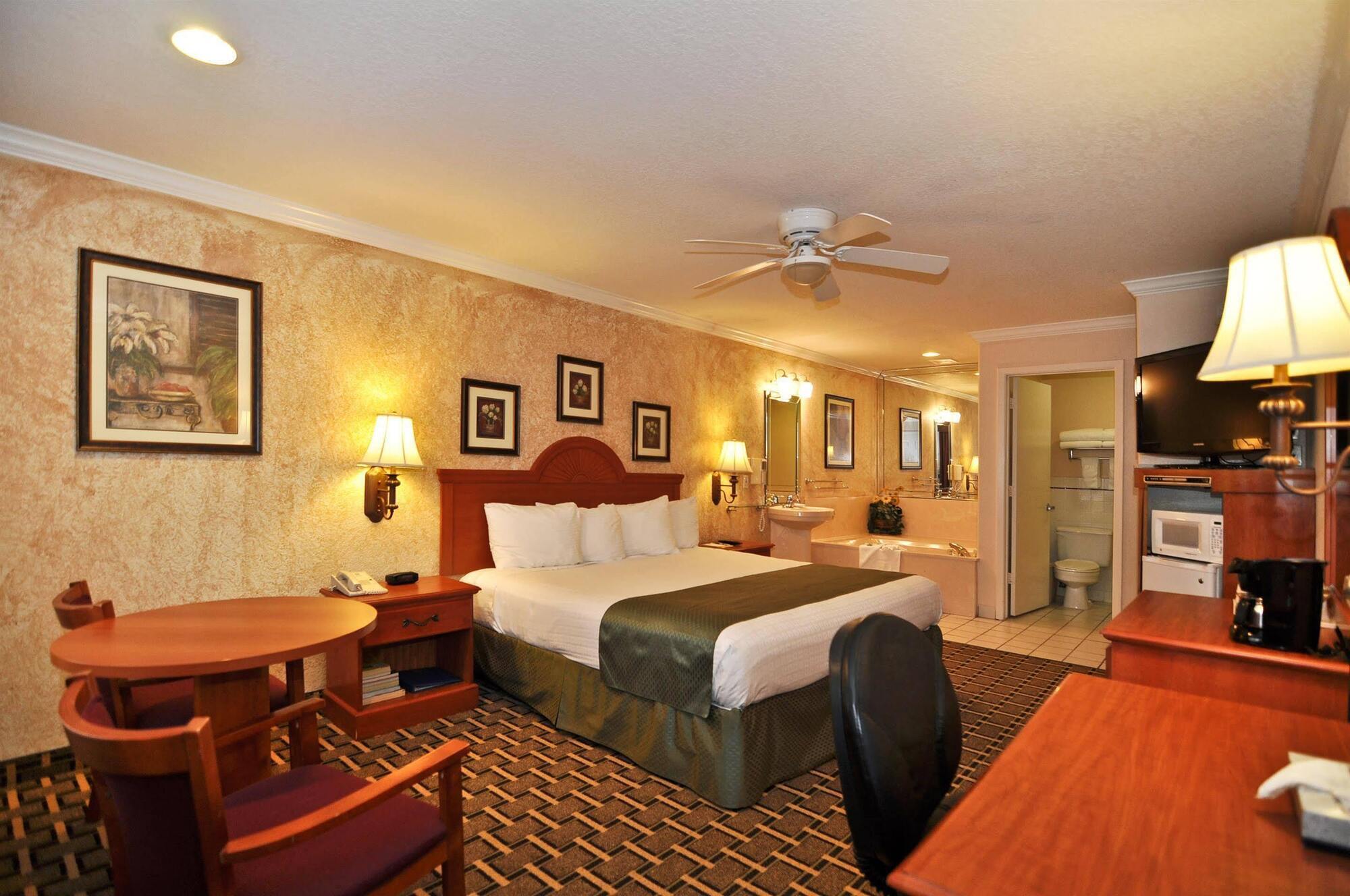 Best Western Pearland Inn Экстерьер фото